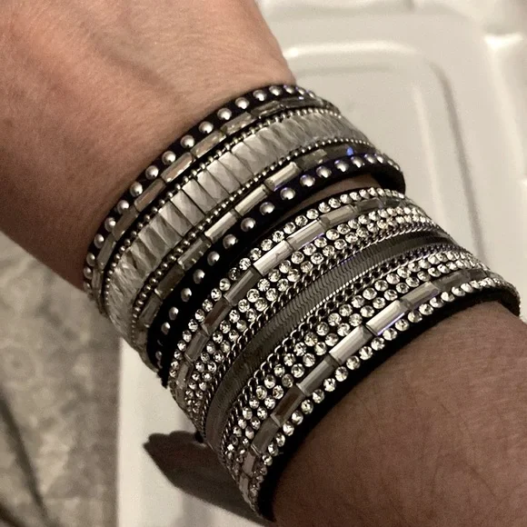 Black & Rhinestones Snap Bracelets - Picture 2 of 3
